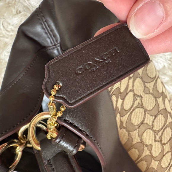 ❌SOLD❌✨Gently Used Ladies Coach Signature Brown and Tan Shoulder Bag✨ - Picture 14 of 16